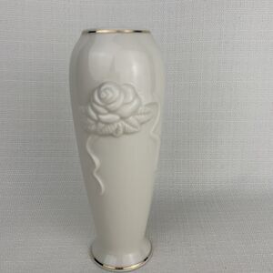VINTAGE‎ LENOX IVORY WHITE FINE CHINA FLORAL SHARON ROSE BUD VASE Made In Usa